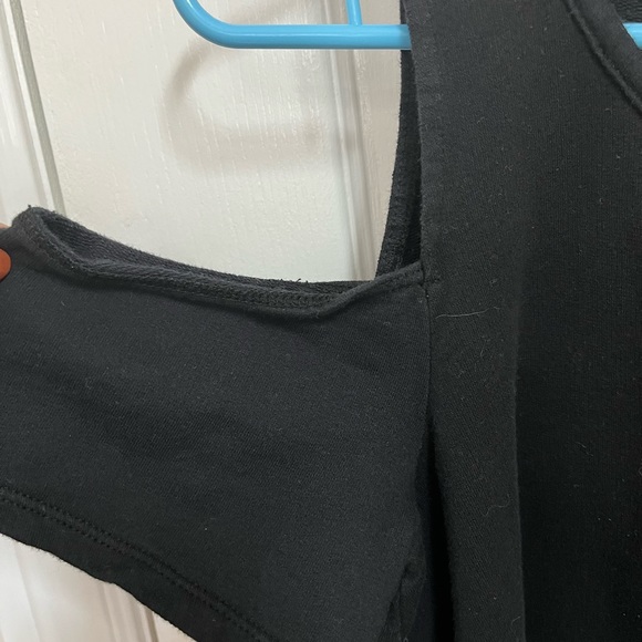 Cold Shoulder Top - Picture 3 of 4